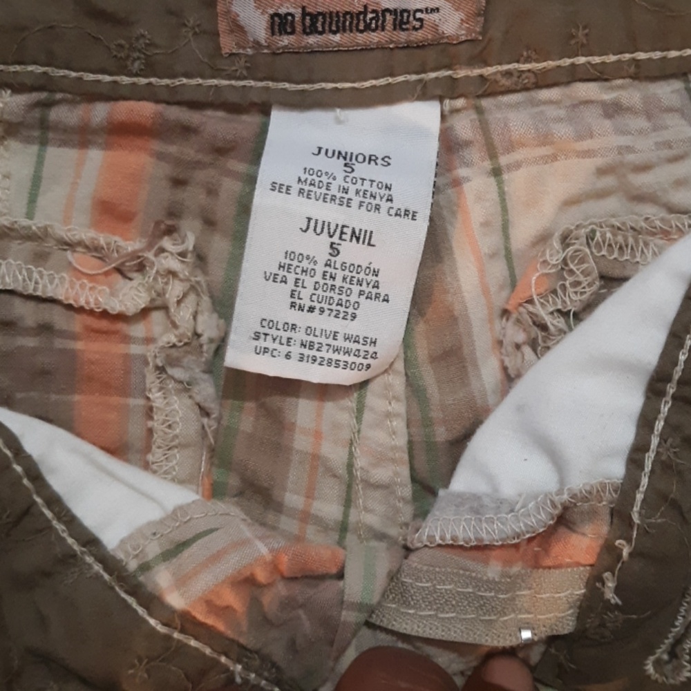 Shorts - Picture 2 of 4